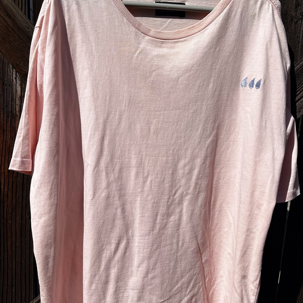 Graphic tee